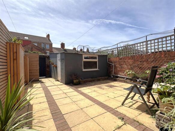 Low-Maintenance Garden 629