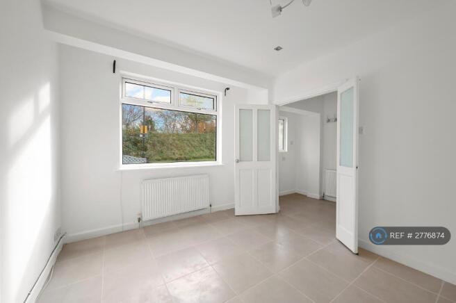 Bedroom 1 - £800.00