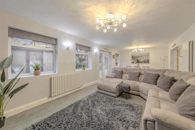 Living Diner Area
