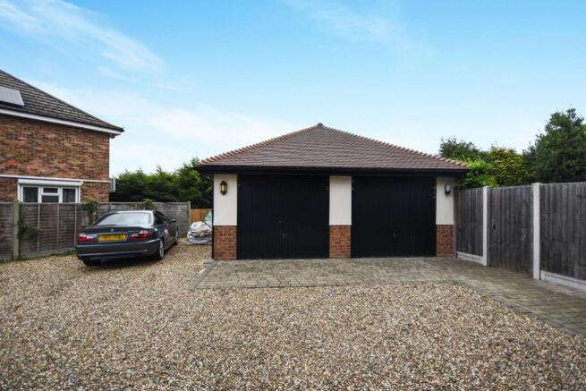Garage & Parking