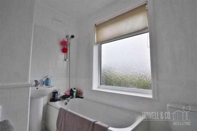 BATHROOM/W.C