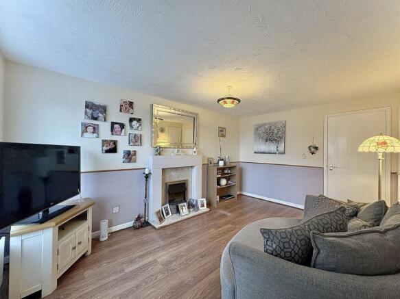 Garrick Close, EARLS KEEP, DY1 3DF photo 2