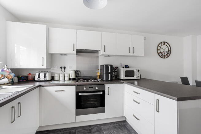 3 bed Semi-Detached for sale Image 6