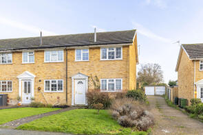 60, Hunters Way, Uckfield TN22 2BB