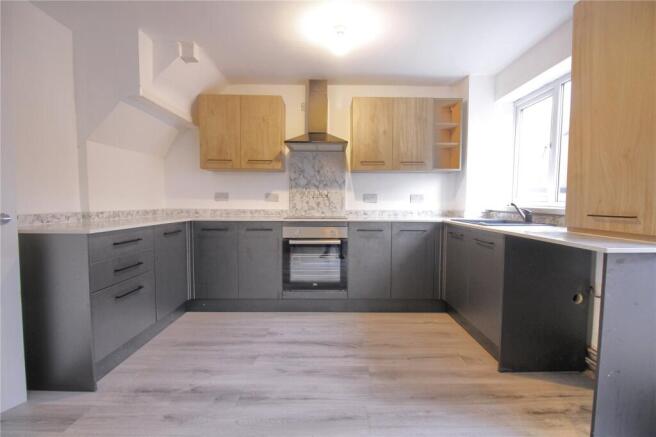 3 bed Semi-Detached to rent Image 4