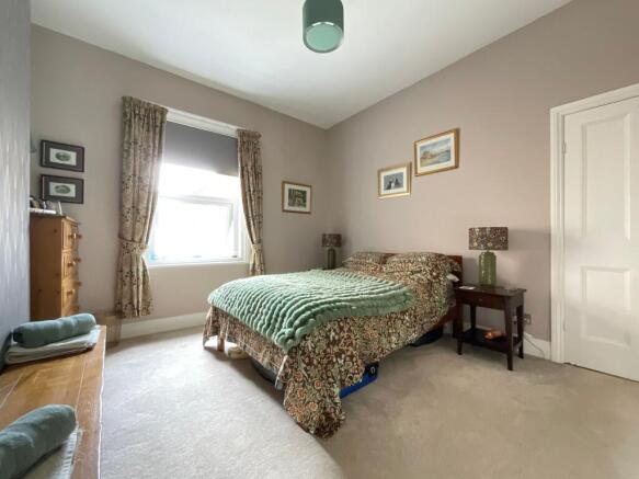 4 bed Terraced for sale Image 10