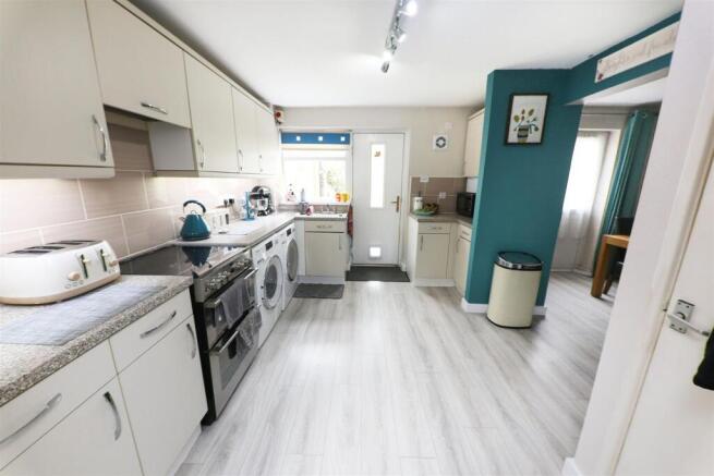 OPEN PLAN DINING/KITCHEN