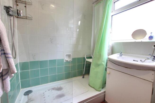 2 bed Semi-Detached Bungalow for sale Image 9
