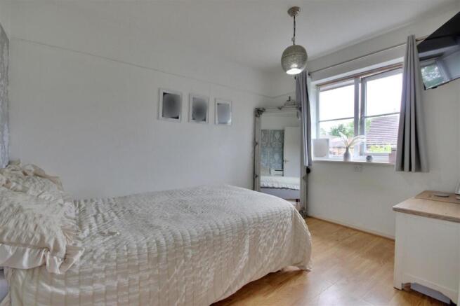 3 bed Semi-Detached for sale Image 9