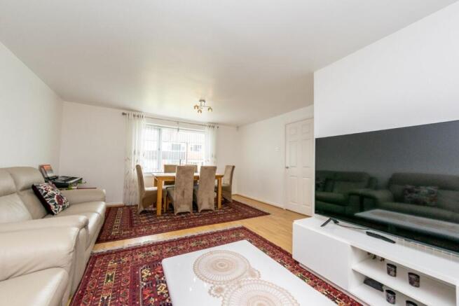 3 bed Semi-Detached for sale Image 11