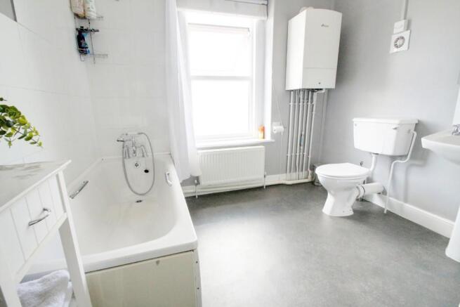 FAMILY BATHROOM