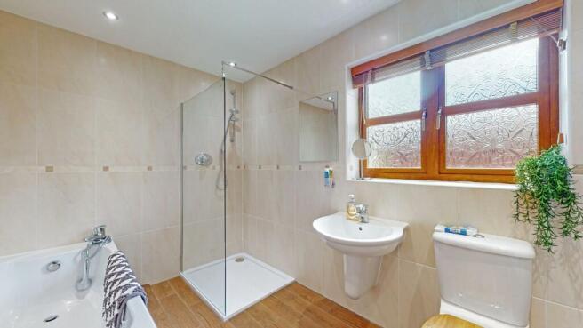 FAMILY BATHROOM
