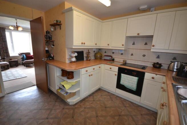 ANOTHER VIEW OF KITCHEN