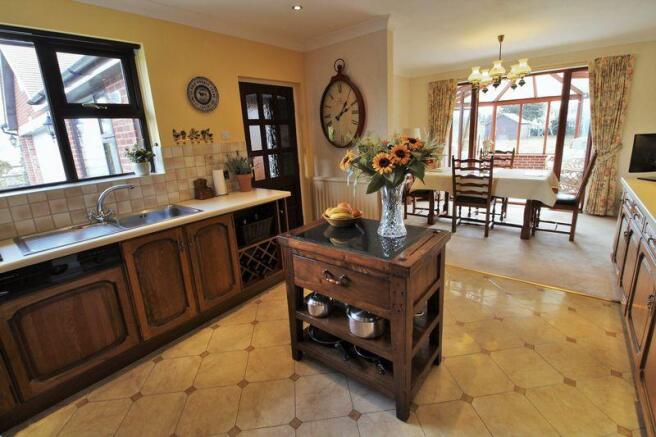 Kitchen into D...