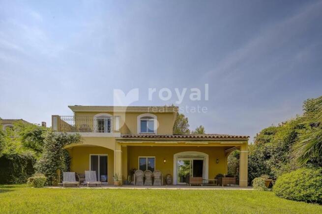 Elegant renovated villa with private estate and po