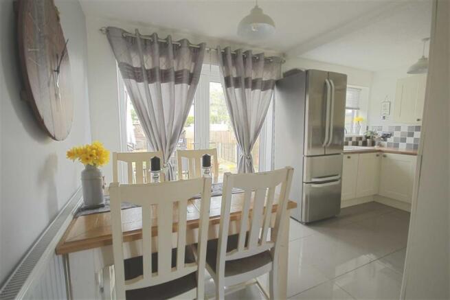 KITCHEN/BREAKFAST ROOM