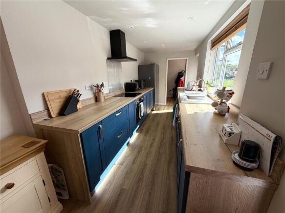 2 bed Terraced for sale Image 6