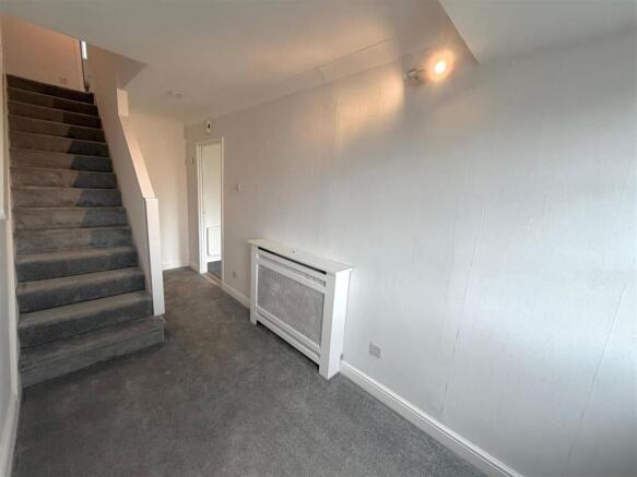 4 bed Detached to rent Image 7