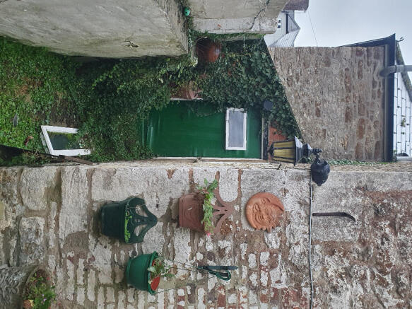 Courtyard toilet and