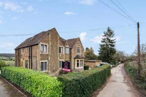 1, Castle Hill Court, Castle Hill, Berkhamsted HP4 1JU