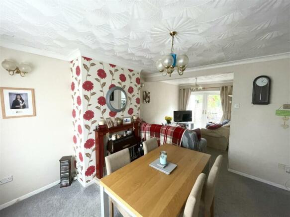 Lounge/Dining Room