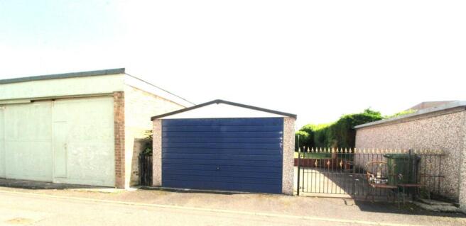 LARGE GARAGE