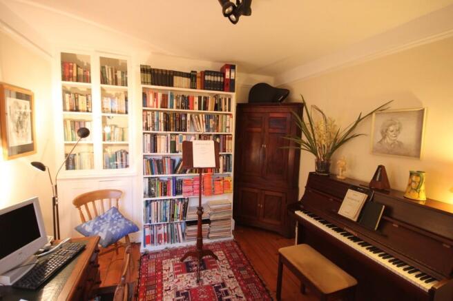 Photo 6