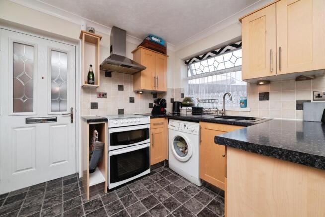 2 bed Semi-Detached for sale Image 5