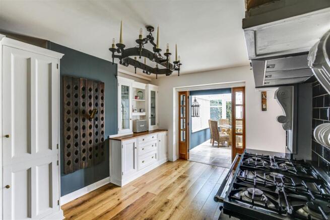 7 Dining room.jpg