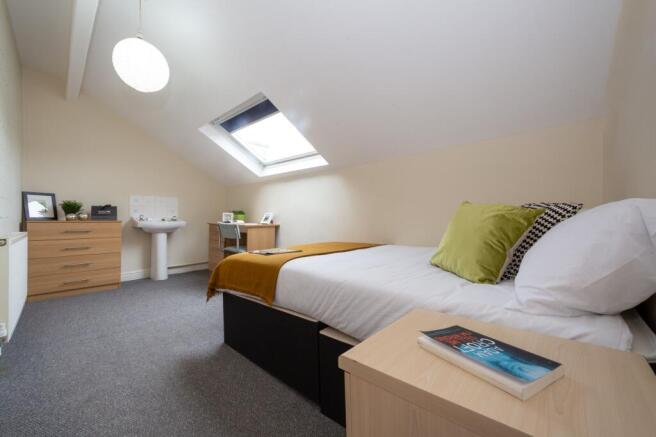 7 bed House Share to rent Image 4