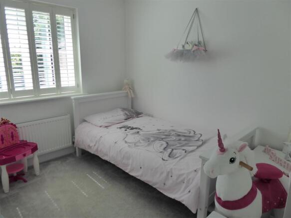 BEDROOM 2 (REAR)