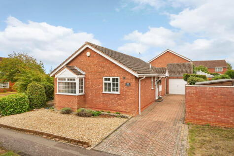 Bradvue Crescent, Bradville, Milton Keynes, MK13 7AJ