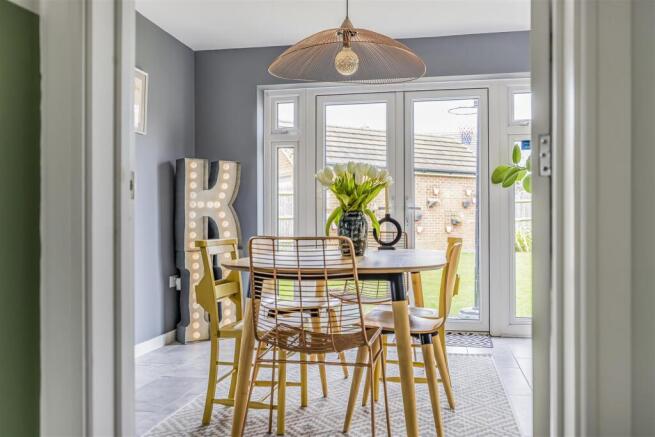 4 West Brook View, Emsworth-PorticoMarketing-SoldB