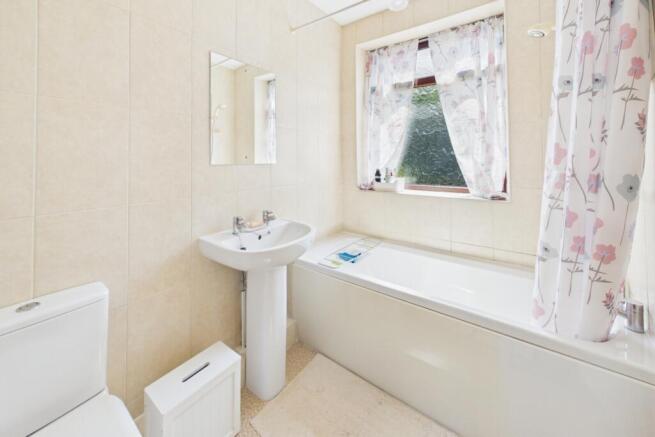 3 bed Semi-Detached for sale Image 11