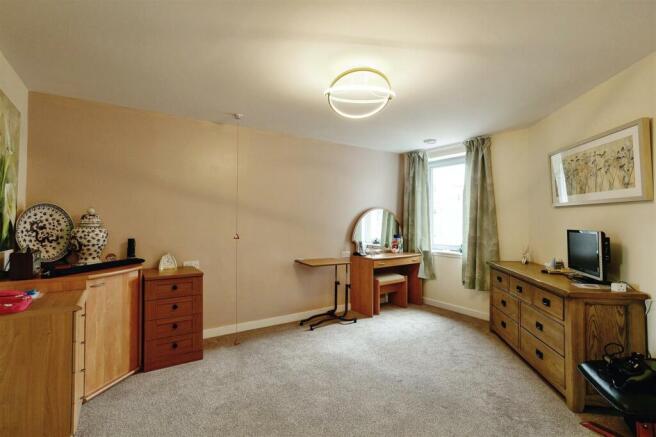 Bedroom 26FC(b).jpg