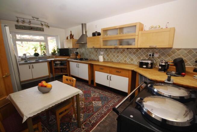17' Kitchen (2) 