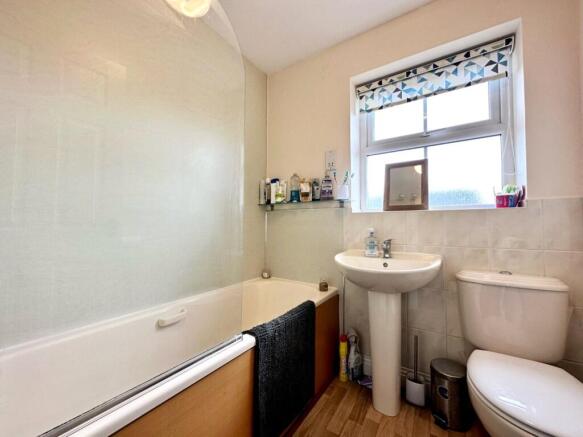3 bed End of Terrace to rent Image 8