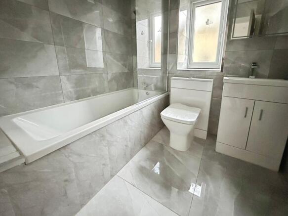 4 bed Town House for sale Image 7