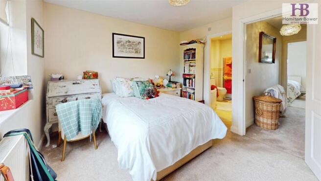 3 bed Town House for sale Image 10