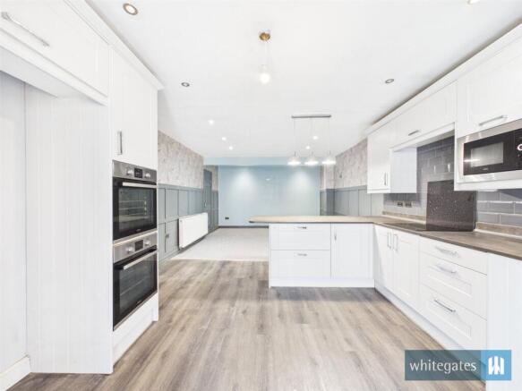 4 bed Town House for sale Image 7