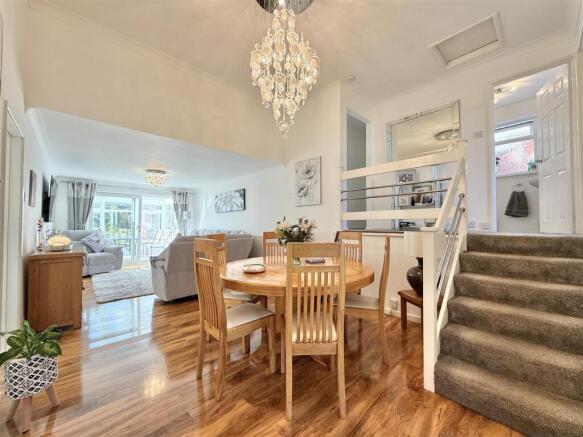 Dining Area.JPG