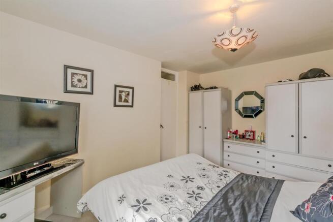 Mossley Close, Walsa