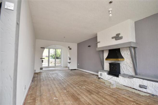 3 bed Semi-Detached for sale Image 6