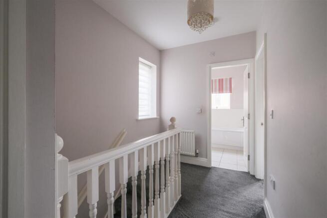 3 bed Town House for sale Image 12
