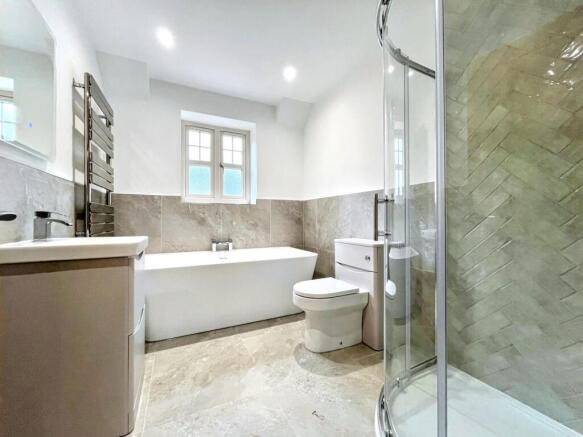 4 bed Detached for sale Image 7
