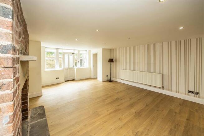 2 bed Apartment for sale Image 7