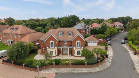 Dowhills Drive, Blundellsands, L23