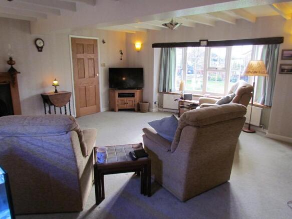 LILAC COTTAGE 026.JPG
