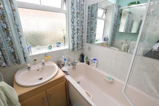 Bathroom.JPG