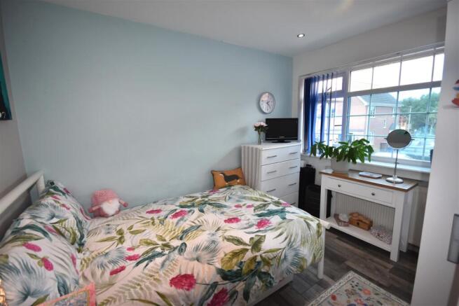 3 bed Semi-Detached for sale Image 8